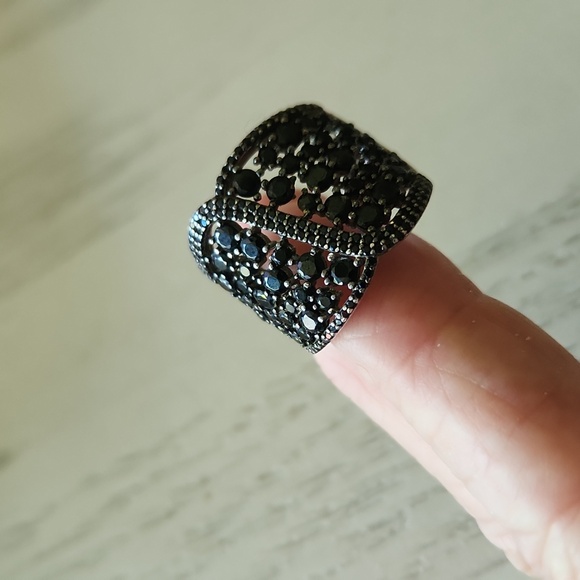 Black Onyx Statement Ring. - Picture 14 of 14